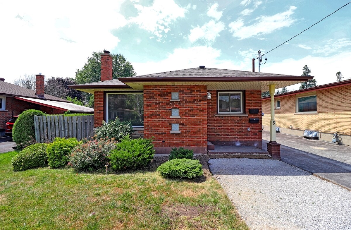 Primary Photo - SUPERB 3-BEDROOM MAIN FLOOR OSHAWA APARTME...