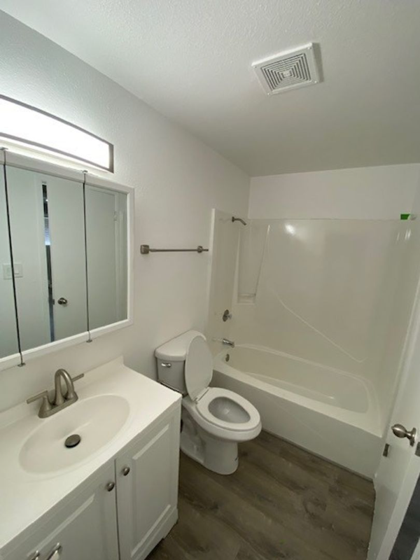 Foto del edificio - 122 Lilly Rd NE