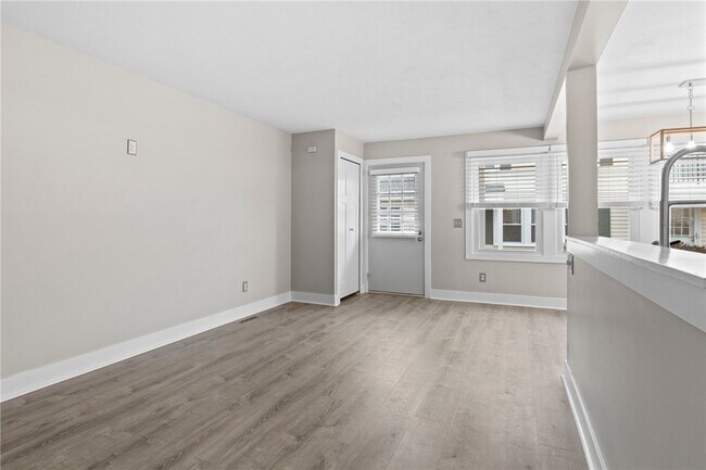Foto del edificio - 34 Arrowhead Way S
