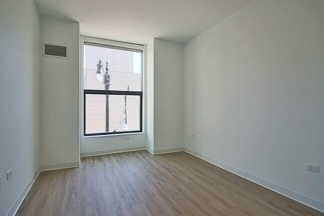 Foto del edificio - 789 W Van Buren St