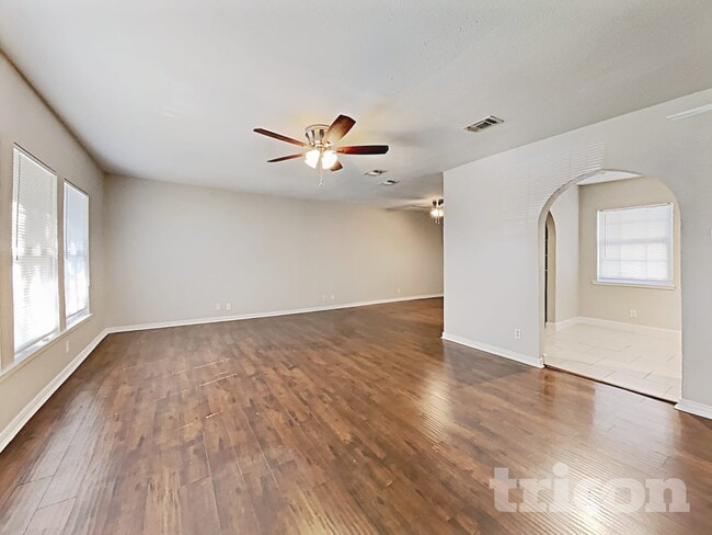 Building Photo - 423 Byrnes Dr