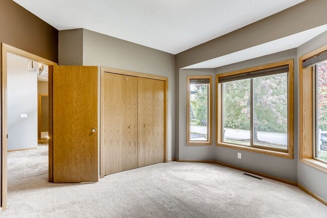 Building Photo - 1510 Pheasant Hills Dr