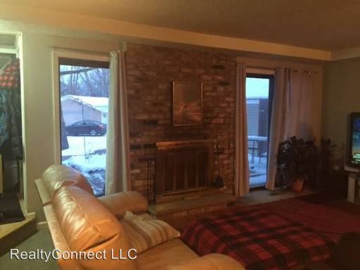 Foto del edificio - 4429 Cedar Lake Rd S