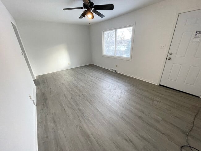 Foto del edificio - 2537 Lynner Dr