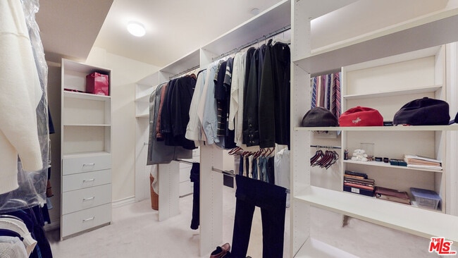 Building Photo - 118 S Clark Dr