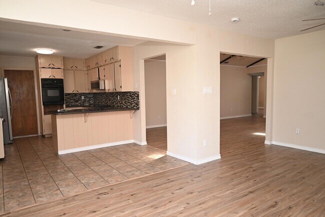 Building Photo - 4718 Tammy Dr