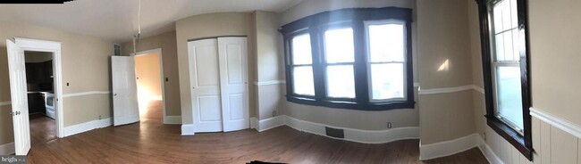 Building Photo - 221 Laurel Ave