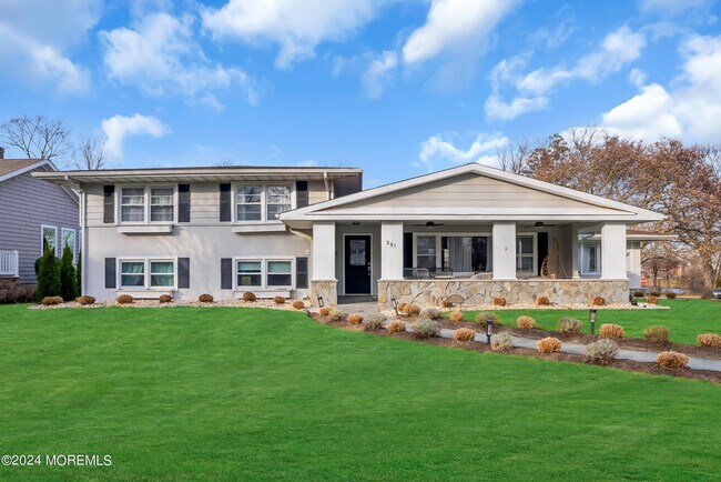 Foto del edificio - 201 Buttermere Ave