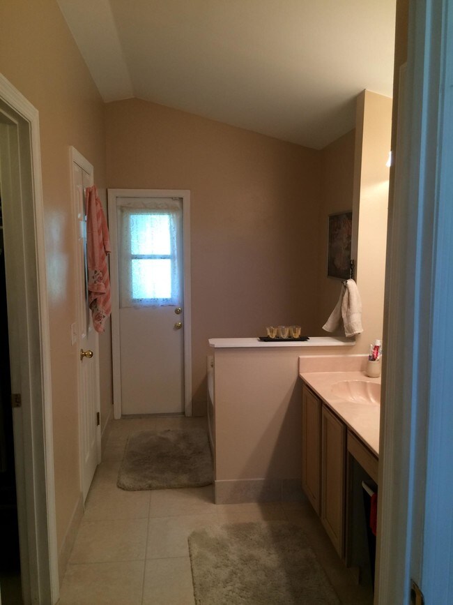 Building Photo - 2968 SE Buccaneer Circle