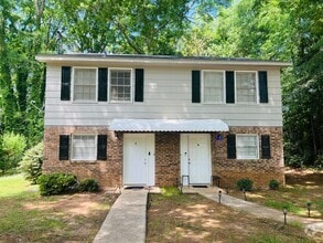Building Photo - 606 Elm St