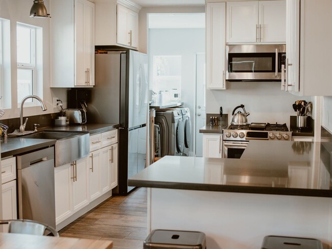 Foto del edificio - 1730 Asbury Dr