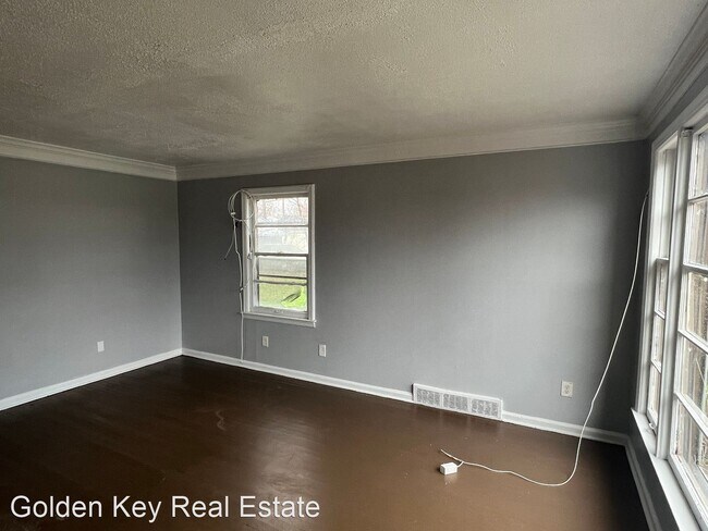 Building Photo - 3 br, 1.5 bath House - 18990 Rutherford