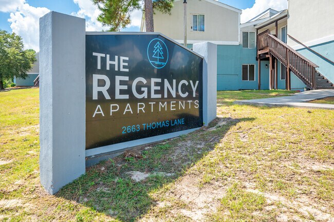 Letrero del complejo - Regency at 2663