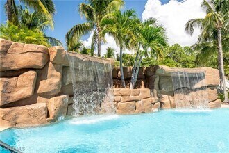 Building Photo - 9723 Acqua Ct