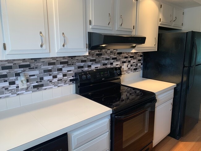 Building Photo - 5121 Villa Pike