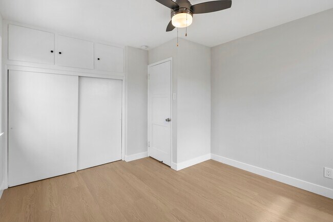 Foto del edificio - 1107 E 3rd St