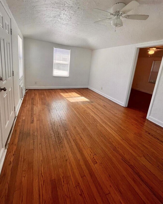 Primary Photo - 310 Walton Blvd