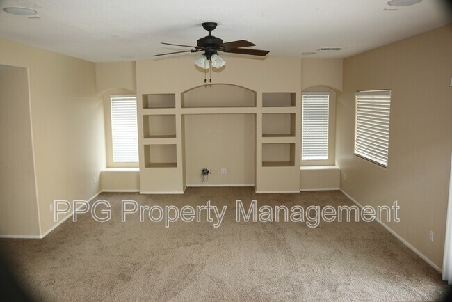 Building Photo - 15010 W Poinsettia Dr