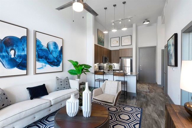Building Photo - 2 br, 2 bath Flat - 305 W Broadway Ave