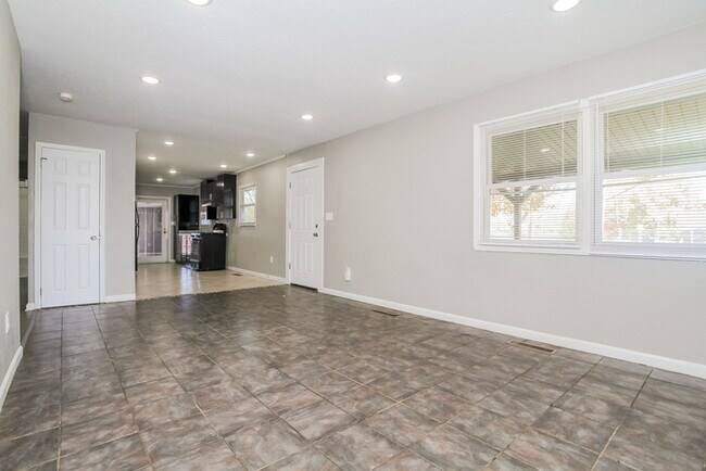 Foto del edificio - Charming 4 Bedroom in Cincinnati!