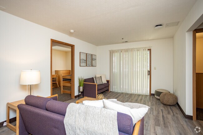 4BR, 2BA - 1535 PIES CUADRADOS - The Edge