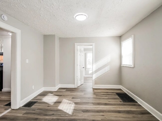 Foto del edificio - 3002 McKinley St