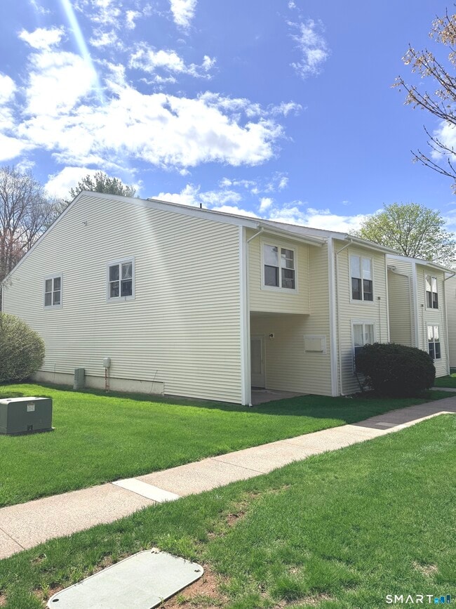 Building Photo - 801 Pleasant Valley Rd