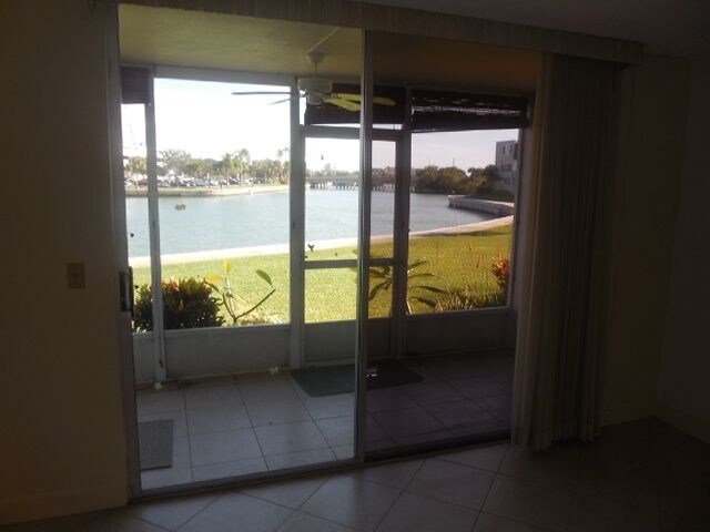Foto del edificio - 7405 Bay Island Dr S