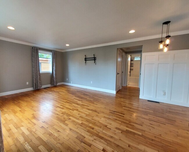 Foto del edificio - Your New North End Home Awaits!