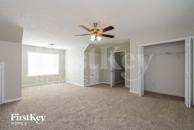 Foto del edificio - 915 Midway Rd