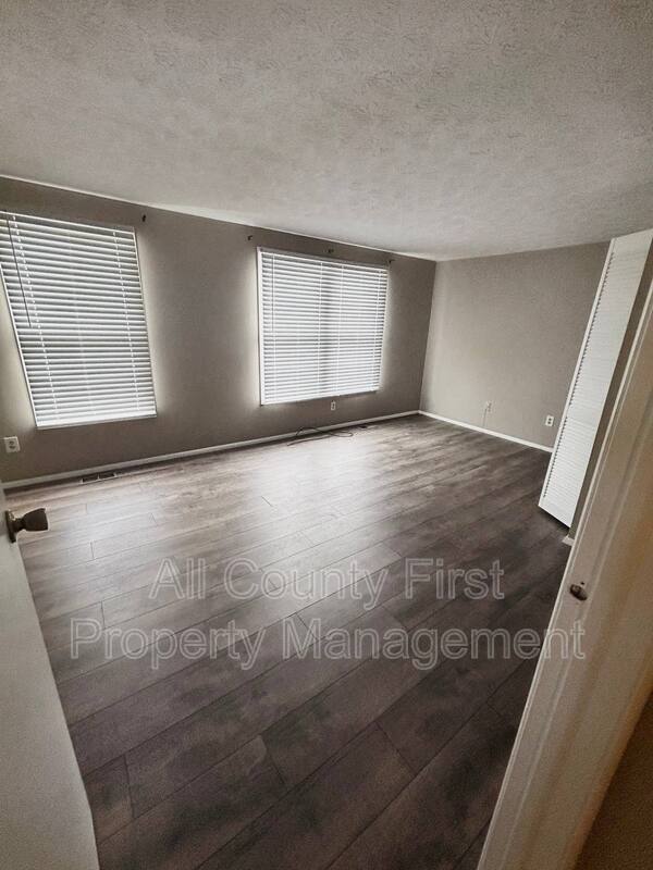 Foto del edificio - 923 Regal Path Ln