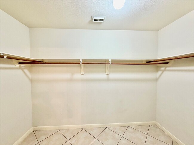Building Photo - 21306 Walden Grove Ln