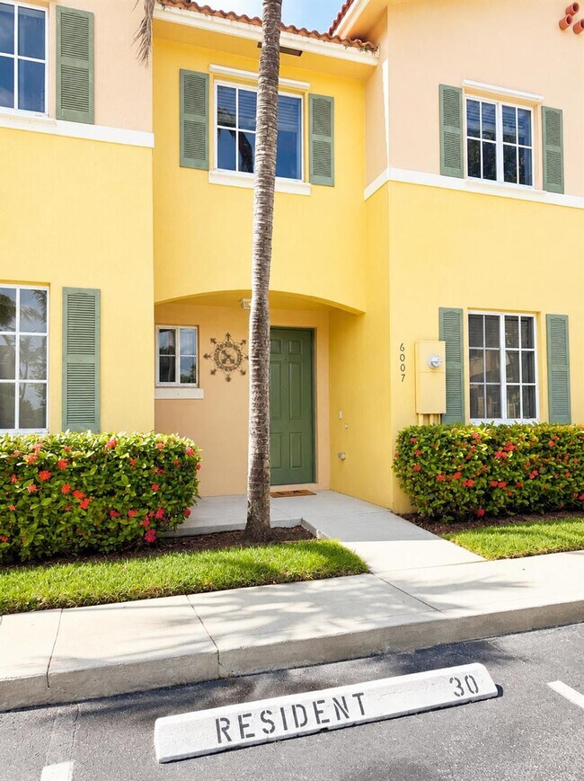 Building Photo - 6007 SW 19th St