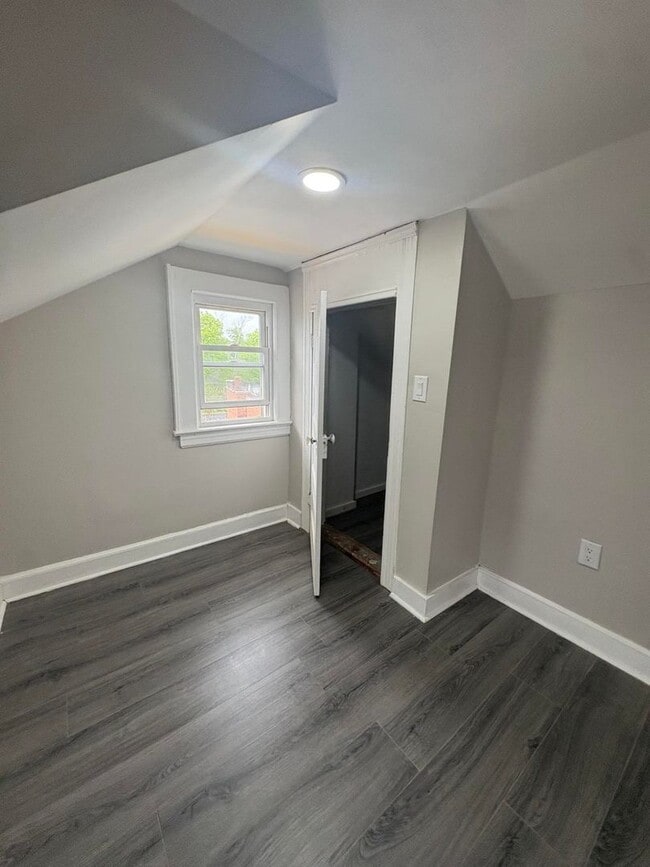 Building Photo - 28 Beechwood Pl
