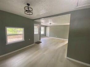 Building Photo - 13068 TX-146