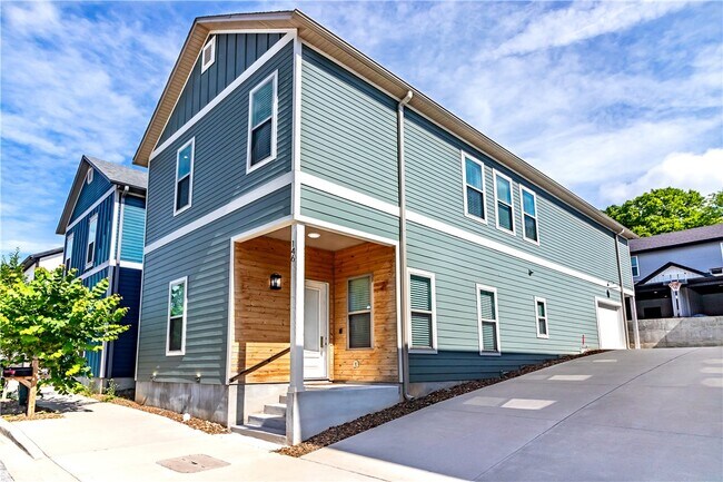 Foto del edificio - 146 E South St