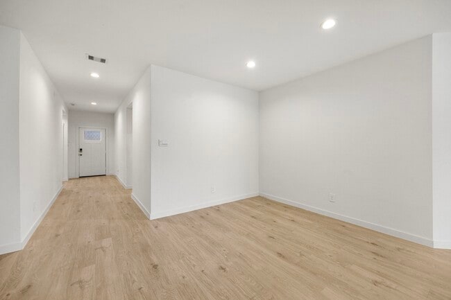 Building Photo - 2732 Misty Elm Ln