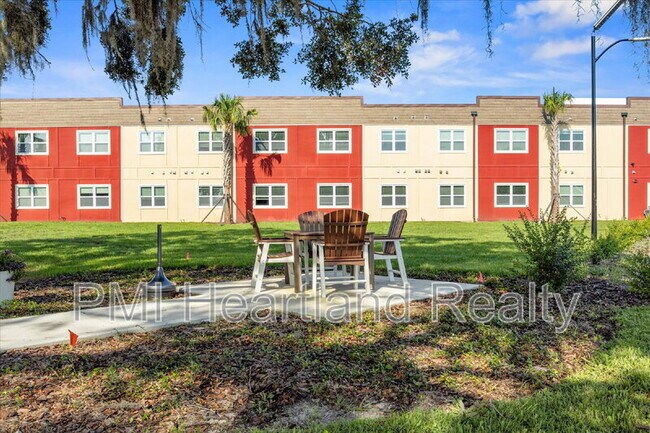 Foto del edificio - 260 Spanish Moss Cir