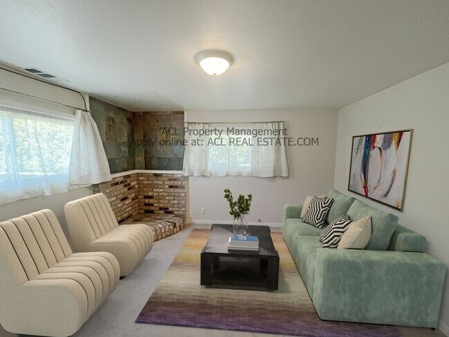 Foto del edificio - Tranquil Castro Valley Home | 3 Bedrooms + Bonus Room/Office | Private Garden Setting