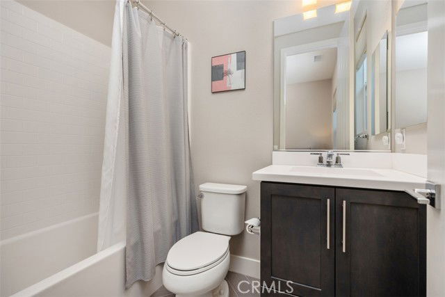 Building Photo - 227 Follyhatch