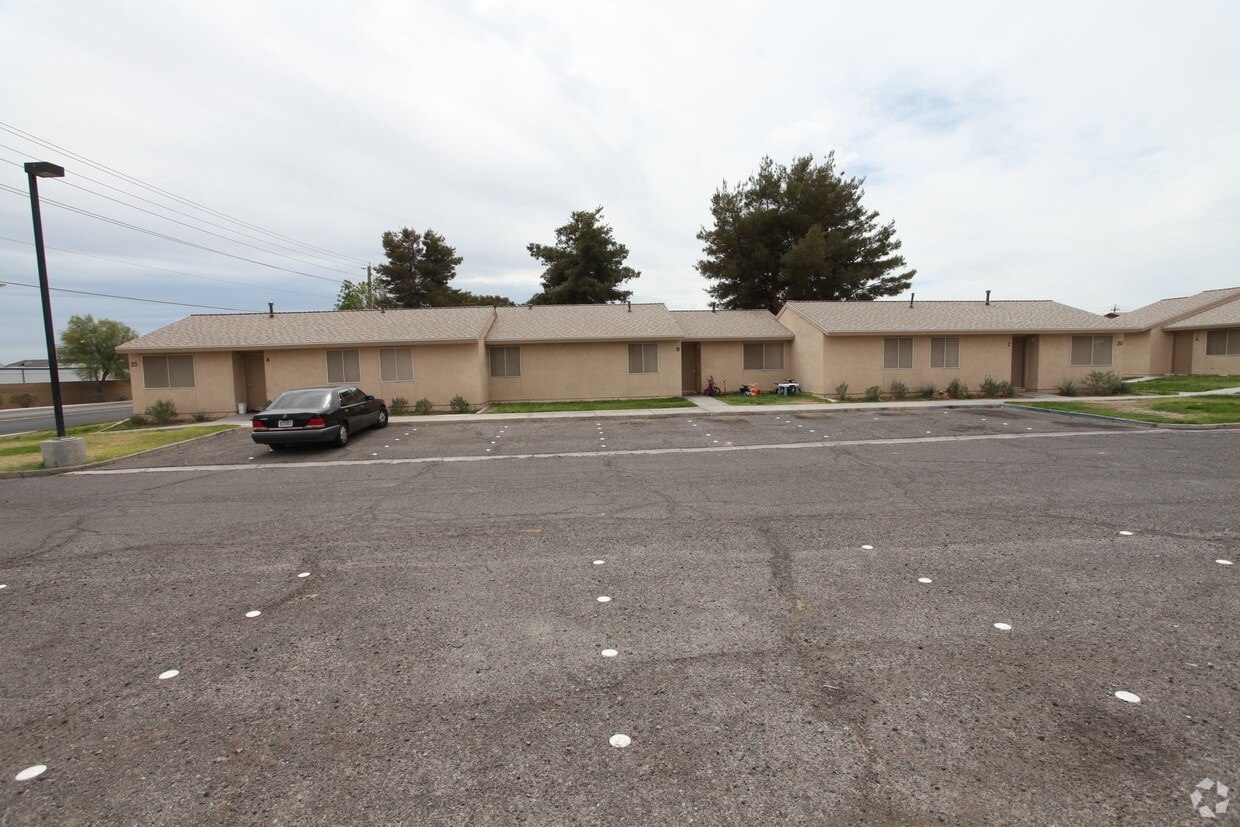Building Photo - Biegger Estates