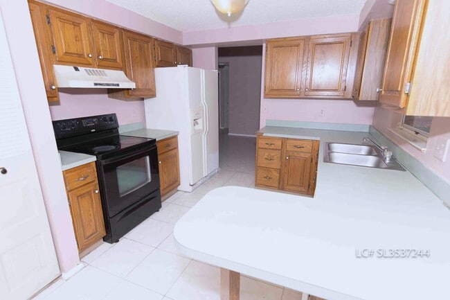 Building Photo - 10700 Kasmir Ct