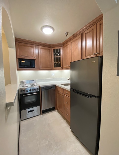 Cocina - Burbank Center Apartments