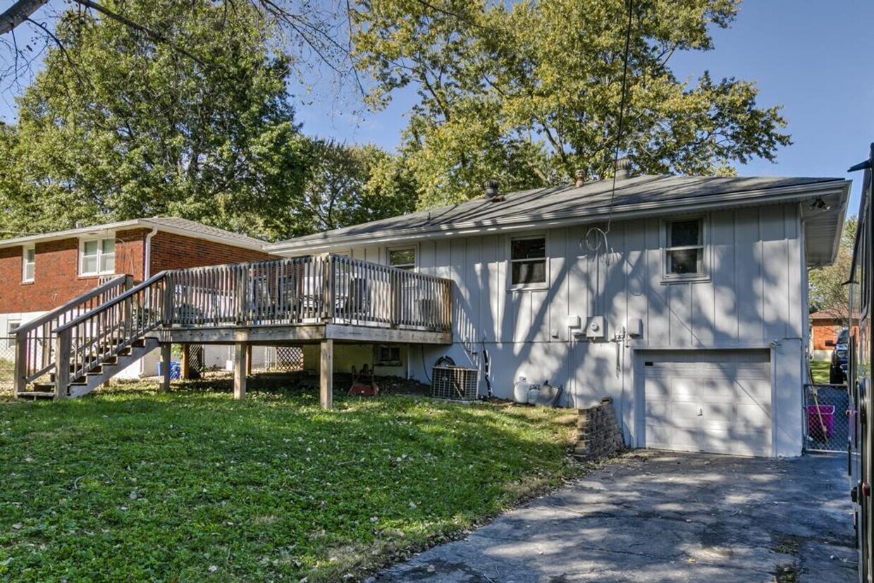 Foto del edificio - Available This Spring – Reserve Early