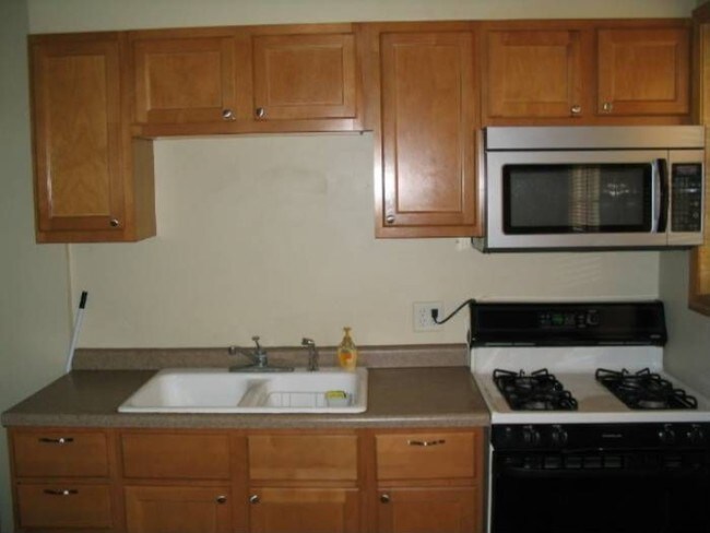 Foto del edificio - 931 N Raynor Ave