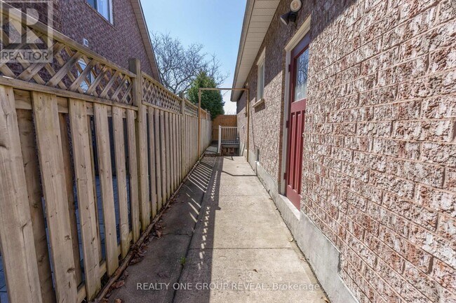 Photo du bâtiment - 48 Patrick Dr