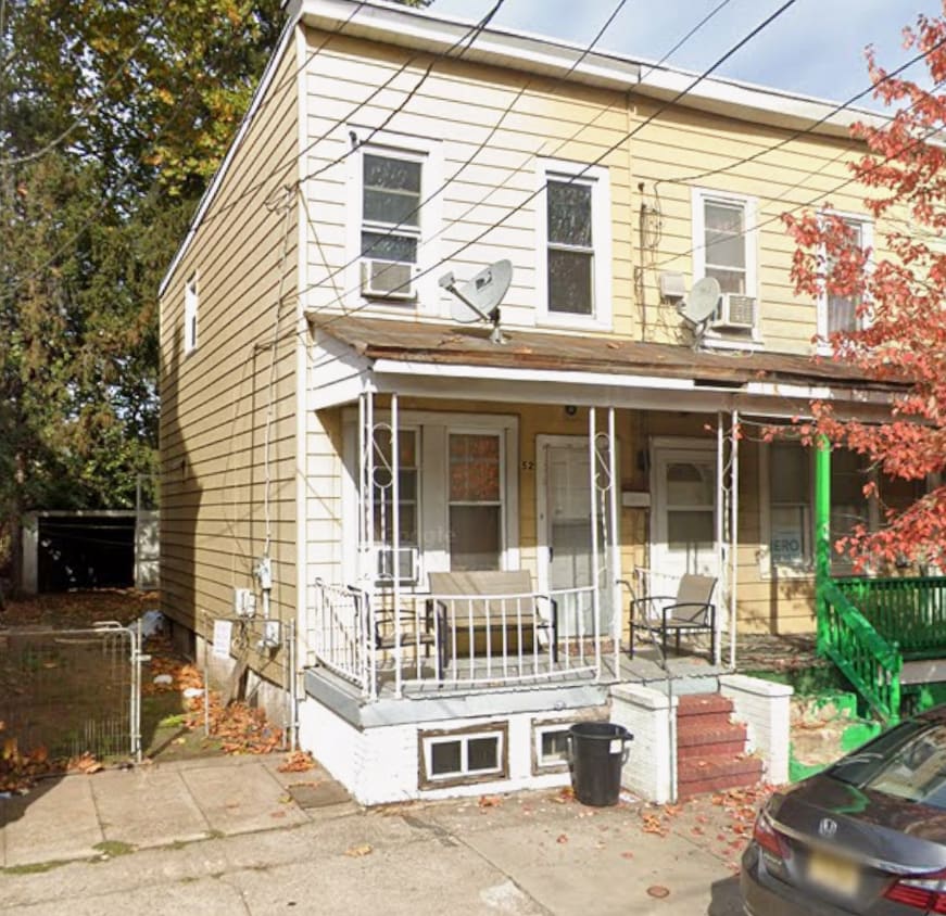 Primary Photo - 52 Ward Ave