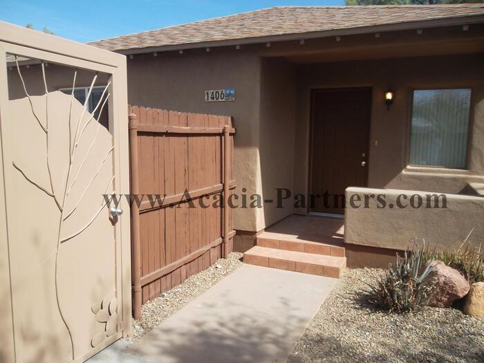 Foto principal - Great Home Within Walking Distance to U of A