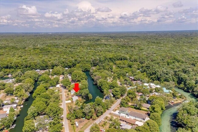 Foto del edificio - 6300 Theodan St