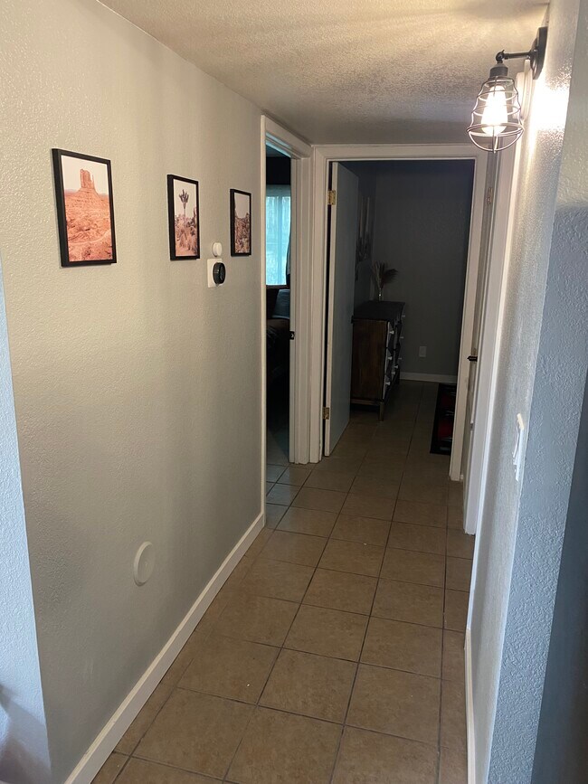 Foto del edificio - 1440 N Idaho Rd